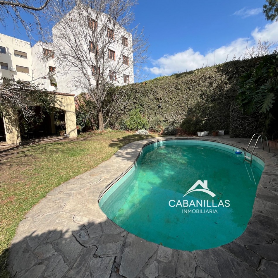 Casa de 4 Dormitorios con jardin y pileta en el Centro de Salta